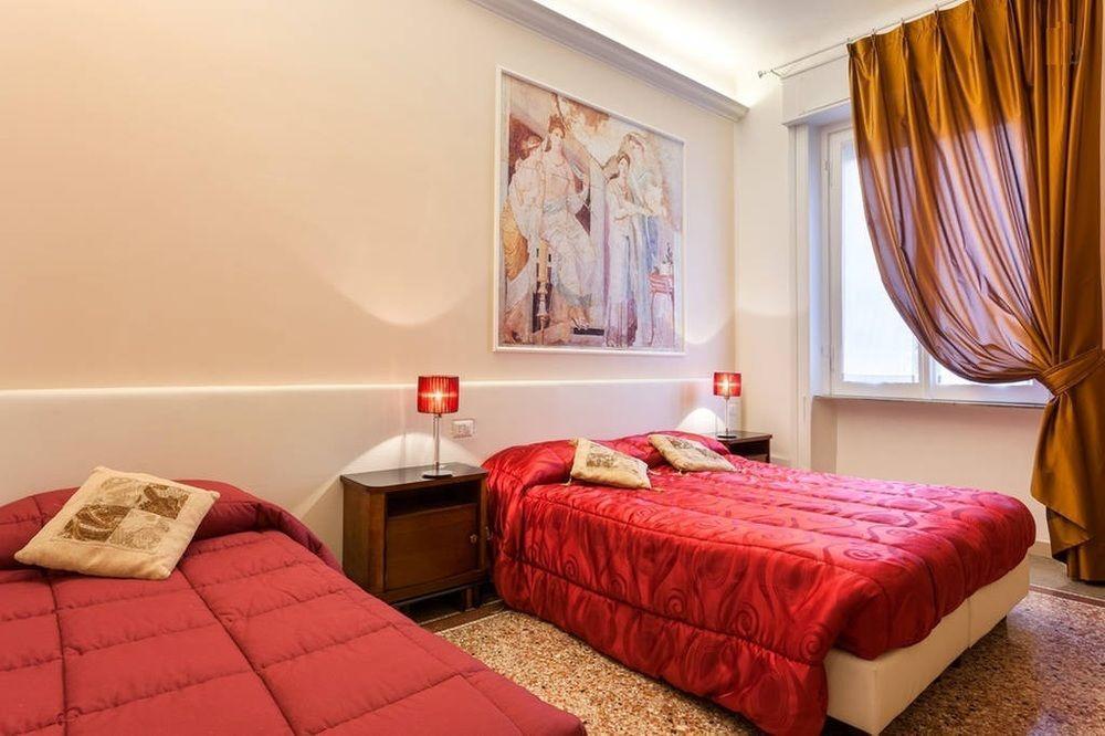 Roma In Una Stanza Guesthouse ภายนอก รูปภาพ